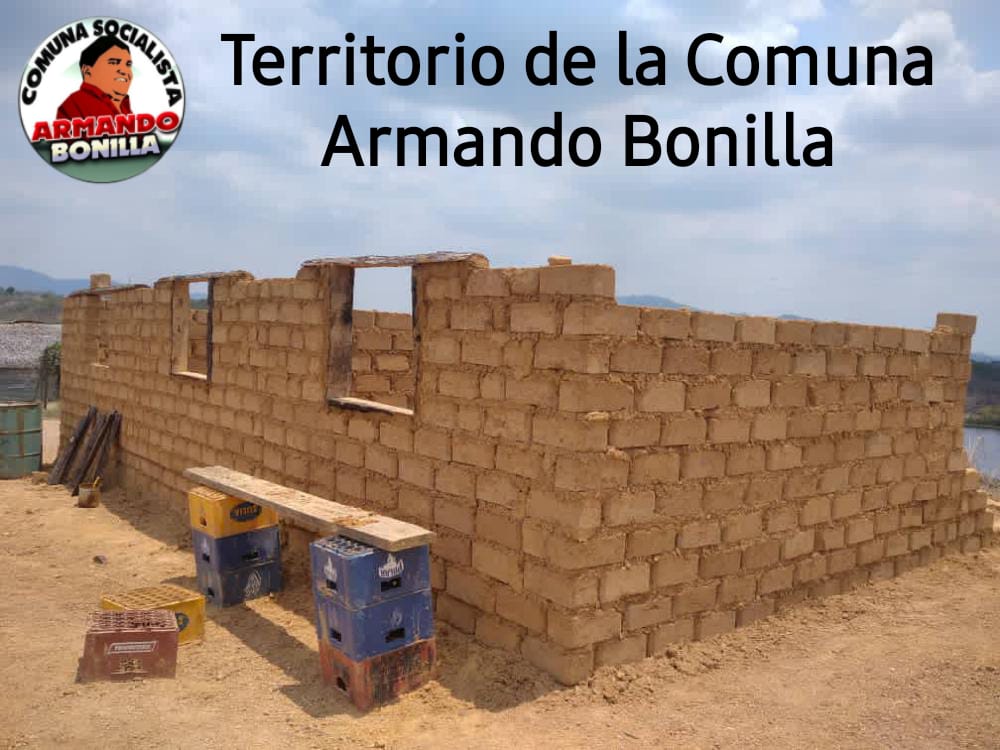 |🇻🇪📢 ¡Desde el Municipio Simón Planas la #Comuna Armando @BonillaComuna
trabajo de la mano con el Alcalde Comunero <a href="/AngelPradoSP/">AngelPradoSP</a>
#ManosProductivas en beneficio del pueblo y para el pueblo 

¡Una forma de vencer es produciendo!
<a href="/jaarreaza/">Jorge Arreaza M</a> <a href="/VocesUrgentes/">Comunicación Comunal</a> <a href="/Comuneros/">Comuneros</a>