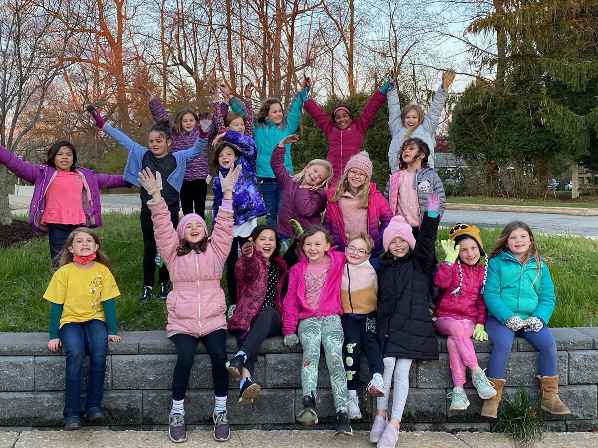 Thank you Glenwood Girl Scouts for making the outside of our school beautiful!!! <a href="/GlenwoodPTG/">GlenwoodPTG</a> ☀️🌷💚