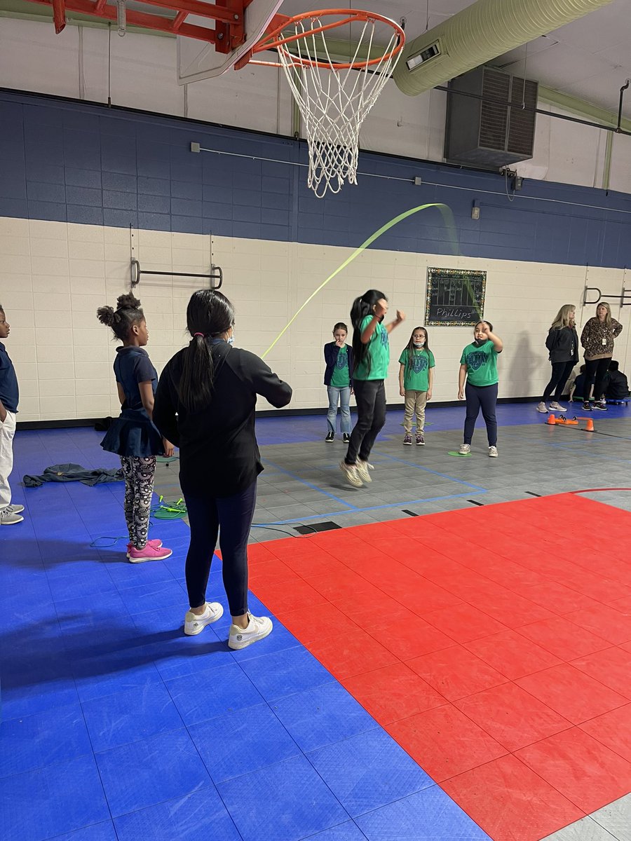 MLWeather's tweet photo. 3rd Grade in the gym on field day @Belmontbears  @DrAshleyCampoli https://t.co/vkXMkScZIY