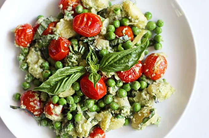 fitlivingeats's tweet photo. Indulge in the flavors of spring with this recipe for Gnocchi and Spring Peas with a Basil Cashew Cream Sauce that packs a flavorful and nutritional punch! This hearty dish can be assembled in less than 30 minutes. Get the recipe >> https://t.co/m1APbF46cy https://t.co/FQ9y3onLOp