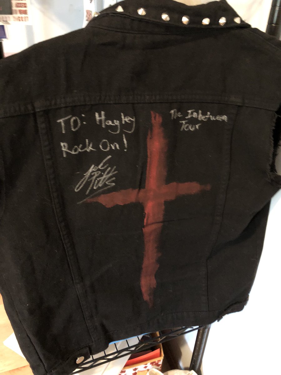 HayleyRocksU tweet media