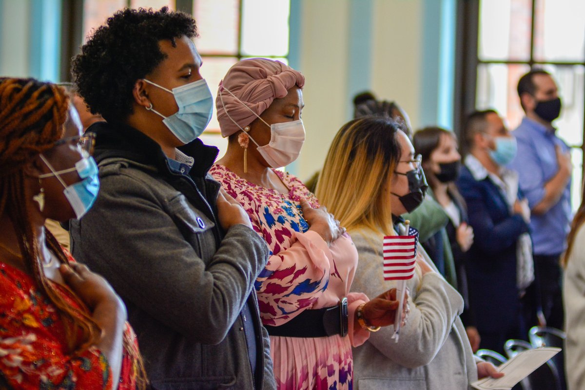 AmRevMuseum's tweet image. A warm welcome to 24 new United States citizens from 19 different countries! Yesterday, we had the honor of hosting a @USCIS naturalization ceremony at the Museum. 🇺🇸 #HowRevolutionary