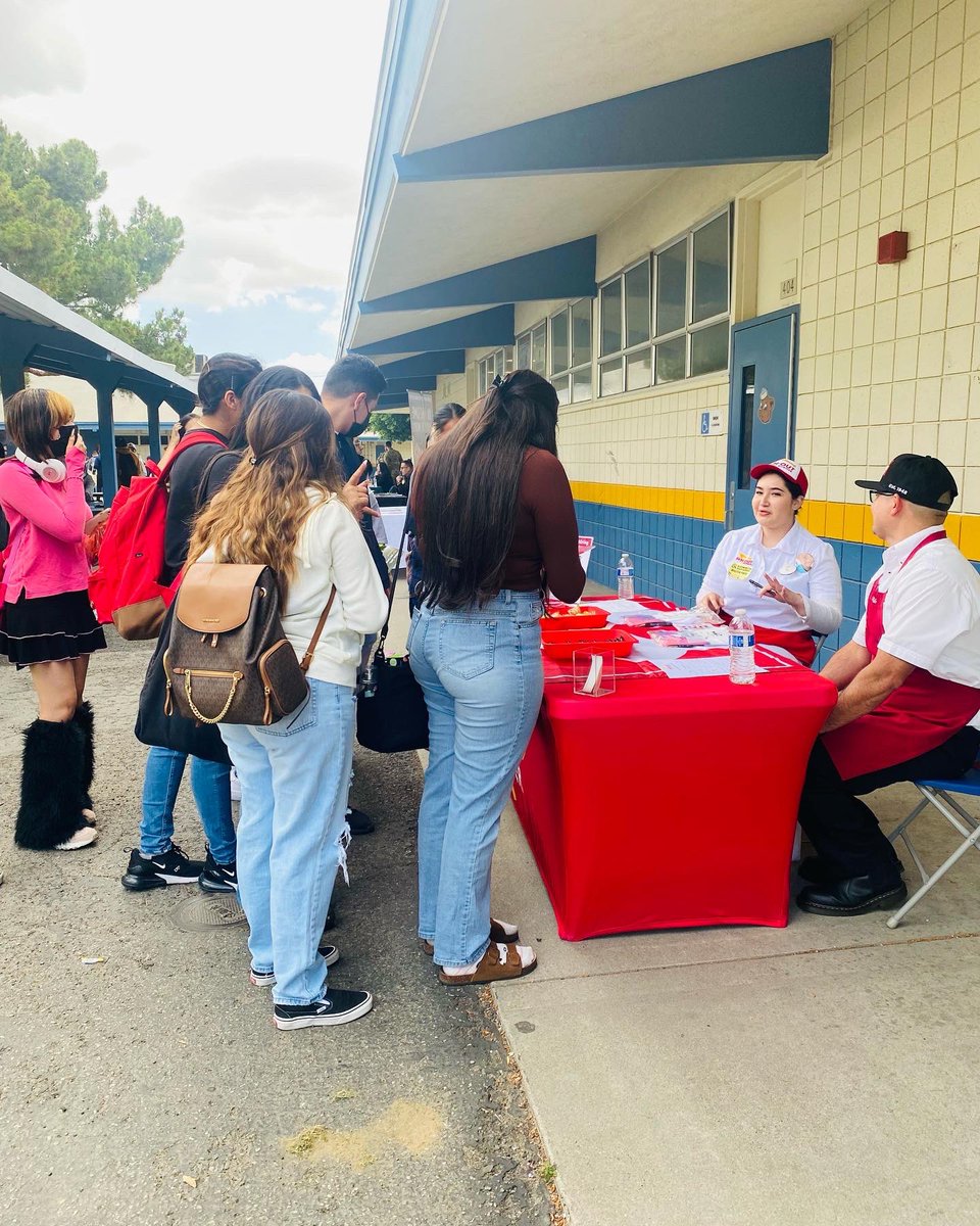 Career Fair at @BHSBruinsCA! Various employers here showing out for our students and providing them with job opportunities! 

#CJUSDCTE #CJUSDcares