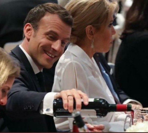 Webmaster_Dev's tweet image. On est tous dans la vraie vie.
#debatmacronlepen
#presidentielles2022