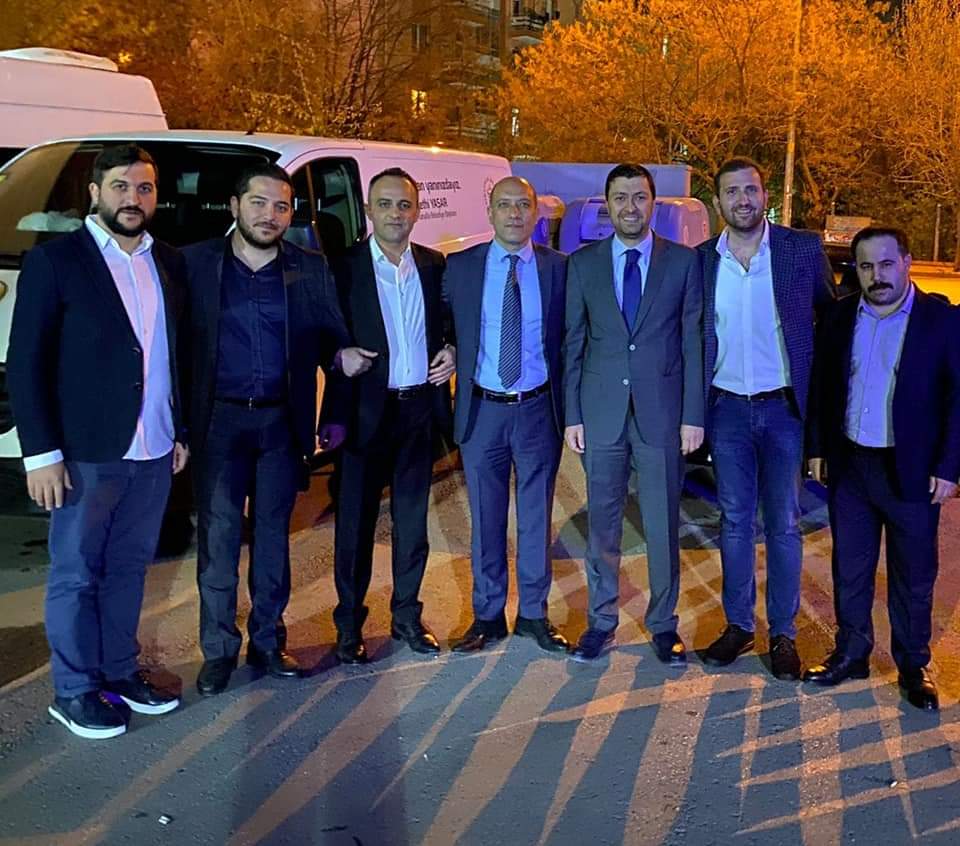 Yenimahalle Belediye Başkanı Sn. <a href="/fethiyasar/">Fethi Yaşar</a> ve Yenimahalle Belediye Bşk. Yrd. kıymetli başkanımız, ağabeyimiz <a href="/erhanaras29/">Erhan Aras</a> ile iftar yemeği sonrası değerli bir hatıra..

<a href="/cihatkara29/">cihat kara</a> <a href="/higulbas/">Halil İbrahim GÜLBAŞ</a> <a href="/ibrahimturk_/">İbrahim</a>