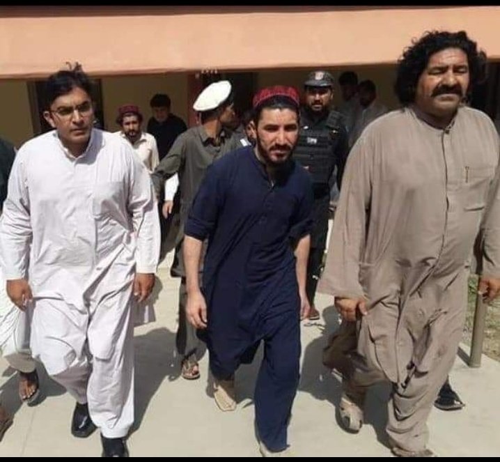 I want to see these leaders Manzoor Pashteen , Ali Wazir and Mohsin Dawar together again for the nation. If these three leaders are together then no one can compete with them ✊🏻

#BeUniteForNation 
#MadaKhelSitIn 
#PakistaniArmyWarCrimes