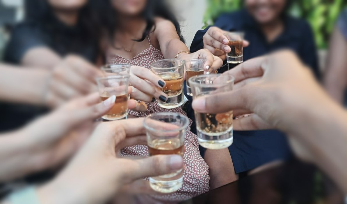 _Winterwolfx_'s tweet image. When life F*cks you up Go and party! 🤓🤓
#partyscenes