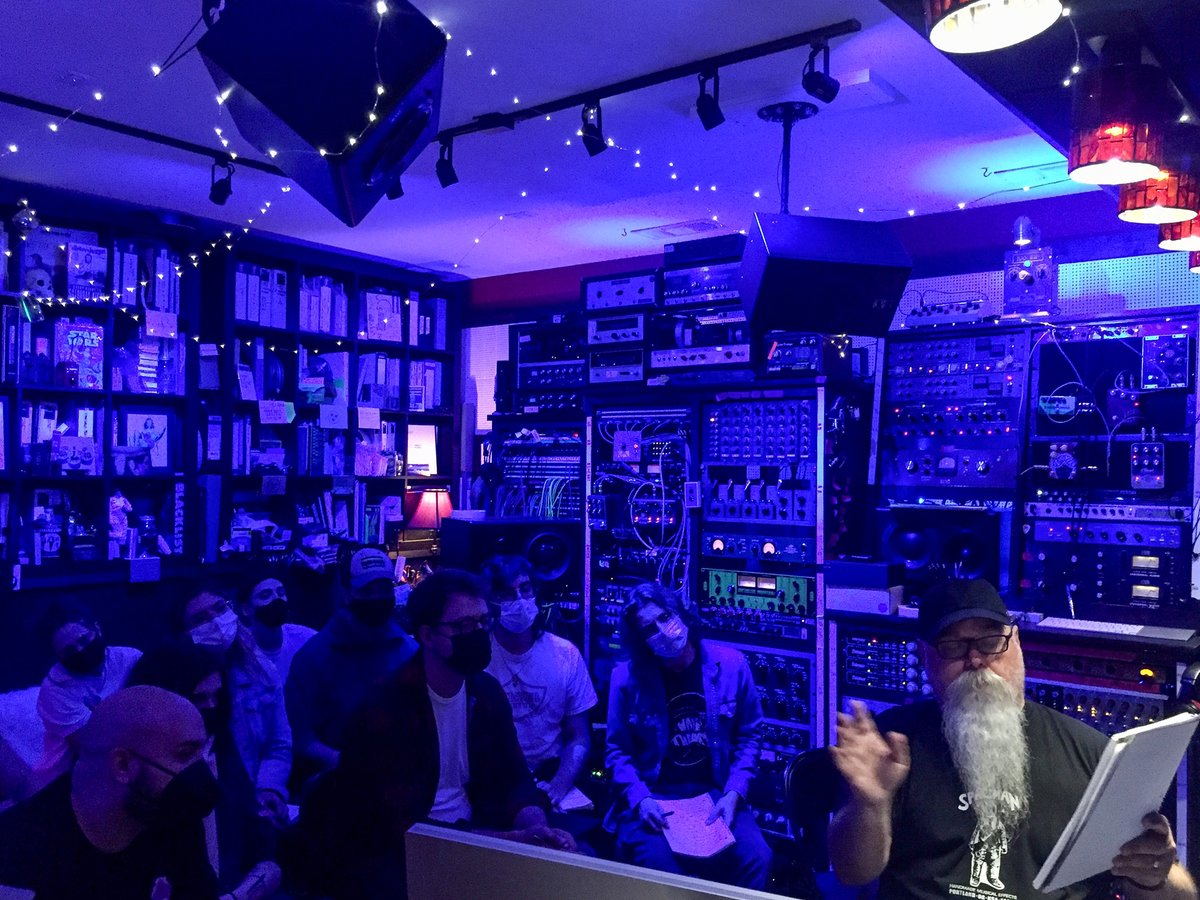 BBArocks's tweet image. Yo, we’re just hanging out with four-time, Grammy award-winning producer, mixer, and engineer Vance Powell (@Vancalot) at his place, Sputnik Sound. (Spring 2022 #StudioEngineering class.) 
.
.
Next start date is July 11. Apply here 👉 bit.ly/applyBBA