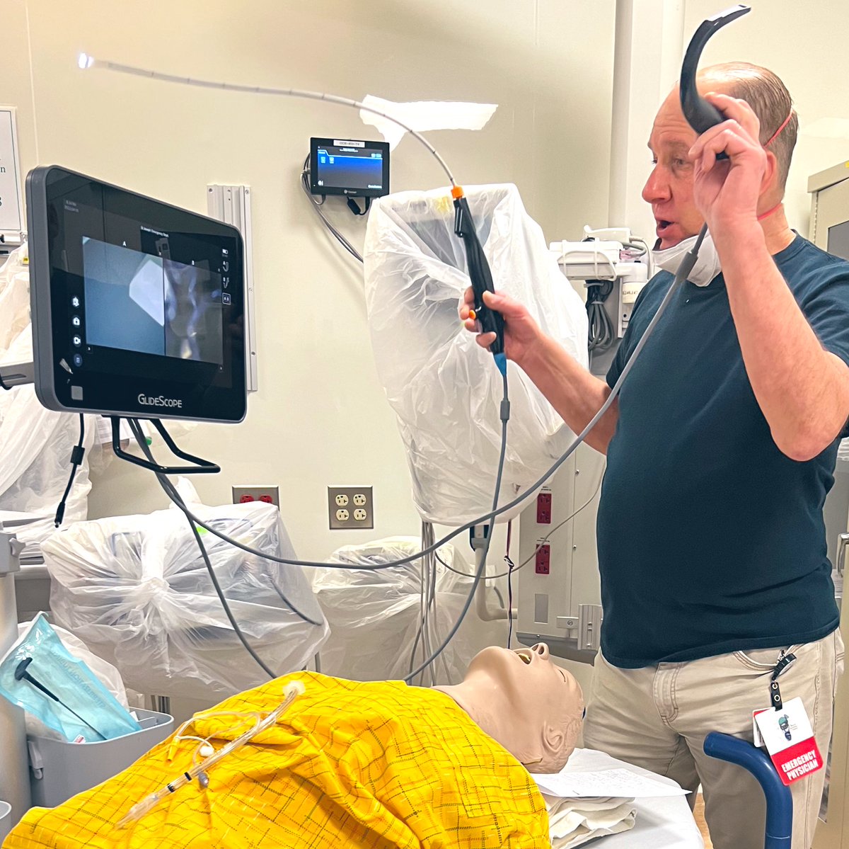 ersimulationdoc's tweet photo. Ophthalmology and ENT Sim today. Crushing it with the Bflex, slit lamp, lateral cathotomy, and trachs. We doin’ it all! #Simulation #HEENT #emergencymedicine https://t.co/YxunqUFzw6