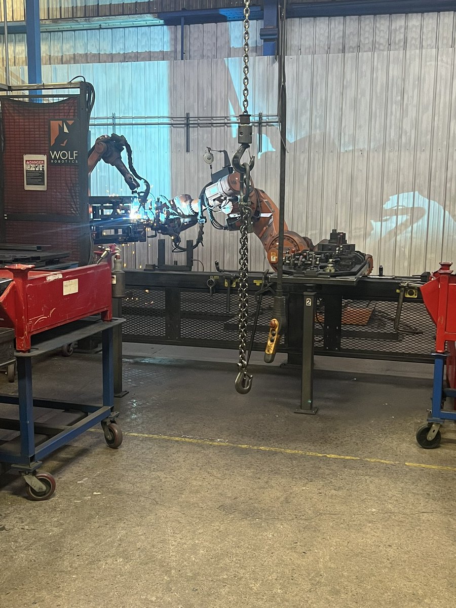christie_fouts's tweet photo. My Robotics club students got a chance to tour Agco facility in Beloit and learn about robot welding machines today! #LocalSTEMJobs! @BeloitTrojans #TPOD https://t.co/KqtbDHY3fi