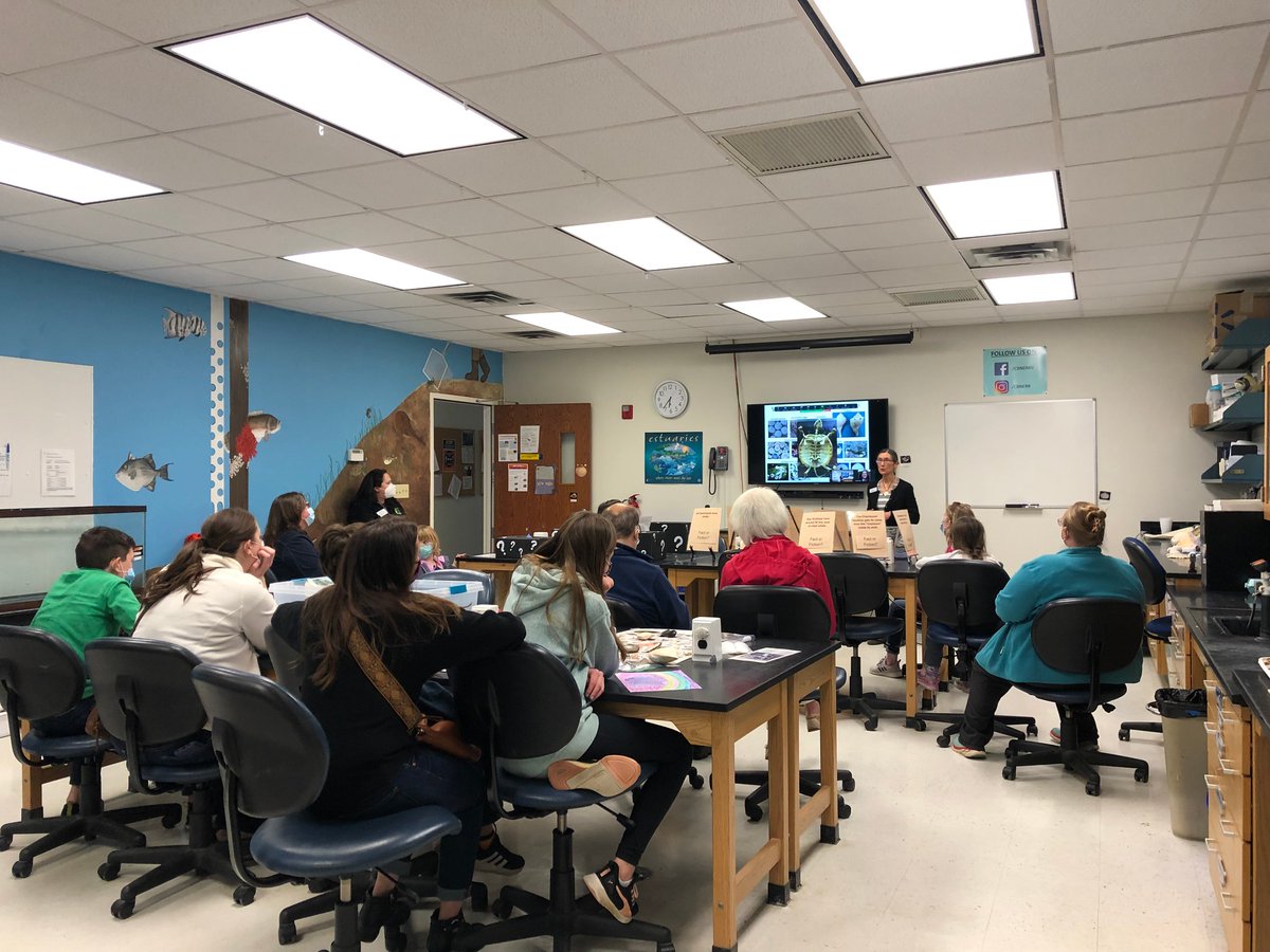 Okay, so we're all about environmental ed, 365 a year! ...But that doesn't mean we can't get excited about National #EnvironmentalEducationWeek 🥳 Here we are celebrating à la CBNERR-VA with a Discovery Lab! 🔬🧪 Let's hear it for our Ed Team and all the work they do! 💙
