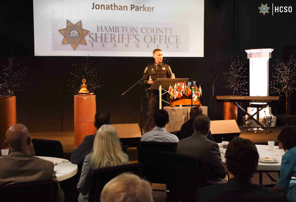 hcsotn's tweet photo. Earlier today, the Hamilton Place Rotary Club presented @hcsotn Chaplain Jonathan Parker with their prestigious Law Enforcement Award for Service Above Self. Please join us as we congratulate him on this award!

For more details, please visit: https://t.co/Tw8KkWk4Nq https://t.co/eKZbJMhexY