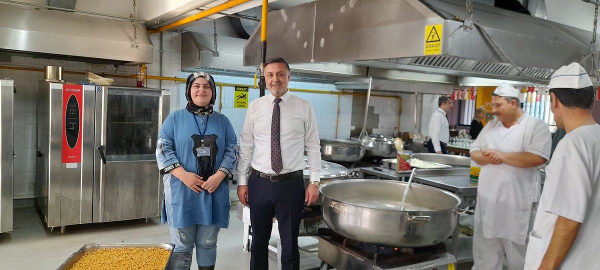 PTT Genel Müdürlüğü Destek Hizmetleri Daire Başkanı Fatih Tezcan. Ptt İzmir iftar programından.