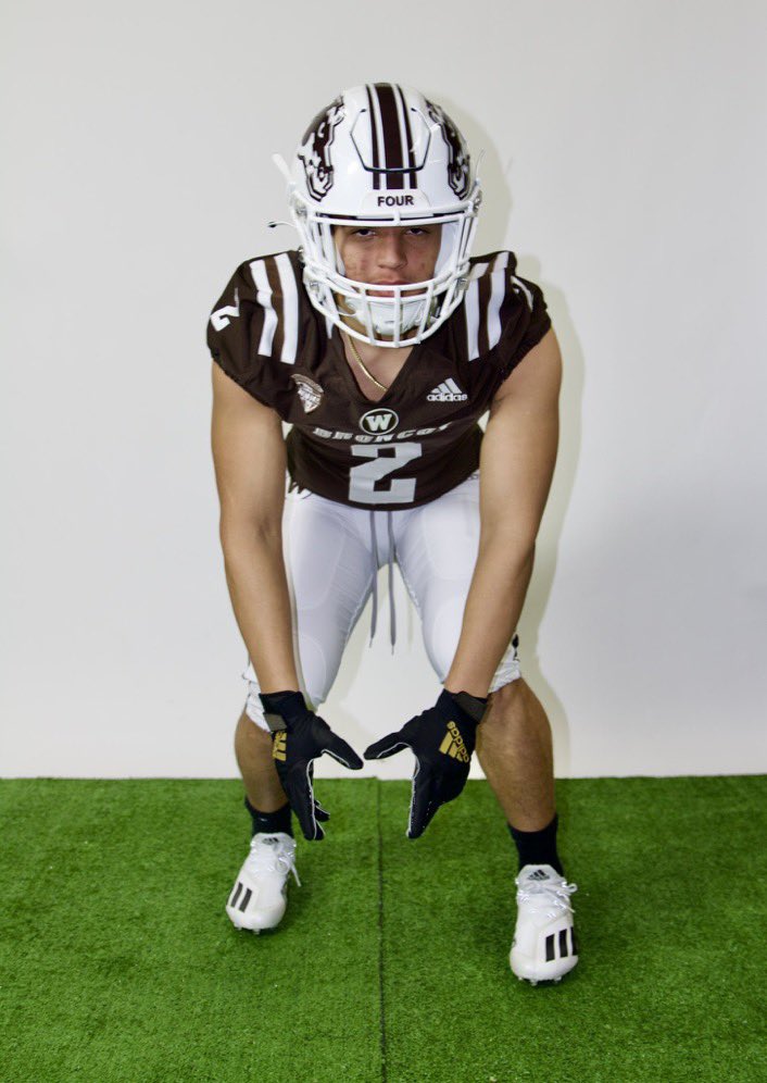 Had a great time today <a href="/WMU_Football/">Western Michigan Football</a> thanks for having me and thank you for all the hospitality can’t wait to come back !!! <a href="/IanFriedFB/">Ian Fried</a> <a href="/CoachZenner/">KC Zenner</a> <a href="/FBCoachMitch/">Coach Alex Mitchell</a> <a href="/coach_celiscar/">Donald Celiscar</a> <a href="/CoachJeffThorne/">Jeff Thorne</a> <a href="/CoachRowe_/">Casey Rowe</a>