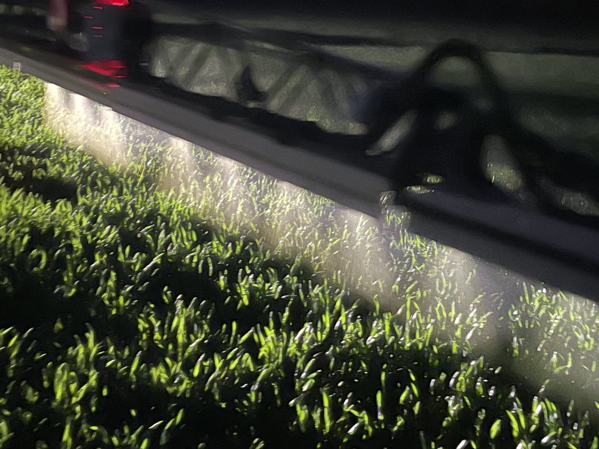 #pulve by night par la ⁦<a href="/Chambagri_02/">Chambagri_02</a>⁩ c’est mardi 26 avril à 18h ferme de bellecour à Remaucourt 02 , derniers essais préparatifs pour cette soirée hors norme. Belle préparation de nos techniciens.⁦<a href="/chambagri_hdf/">Chambres Agriculture Hauts-de-France</a>⁩ ⁦<a href="/usaa_02/">USAA 02</a>⁩ ⁦<a href="/hautsdefrance/">Région Hauts-de-France</a>⁩ ⁦<a href="/FRSEAHdF/">FRSEA Hauts de France</a>