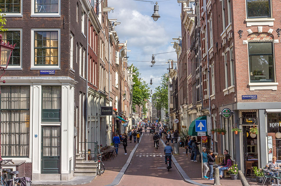 allhopeissean's tweet photo. Punching the air thinking about Dutch urban planning vs what we get https://t.co/22xejSjWF0
