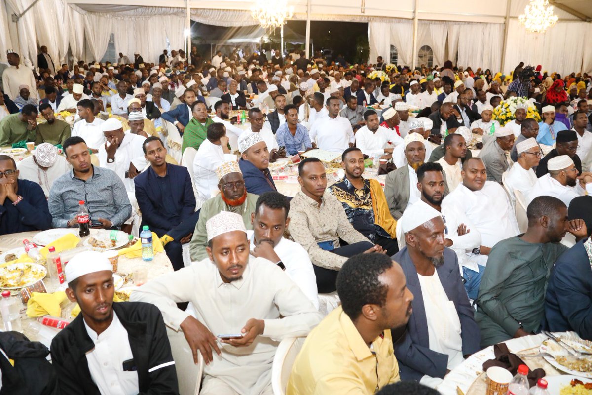 WilliamsRuto's tweet photo. Iftar, Karen Residence, Nairobi County. https://t.co/Svw9McyE0M