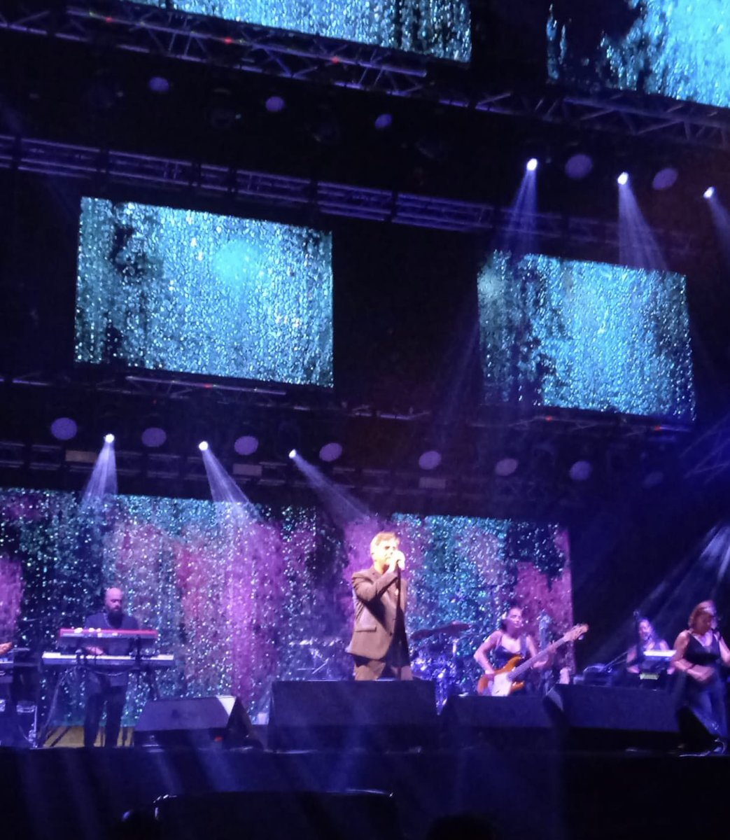 LaEsenciaSanz's tweet photo. Impresionante @AlejandroSanz en el inicio de #LaGira2022 en PANAMÁ 🇵🇦 💙

#EsenciaPanama 
@MOWmanagement 
@UMUSICA https://t.co/nxSuuAk3nb