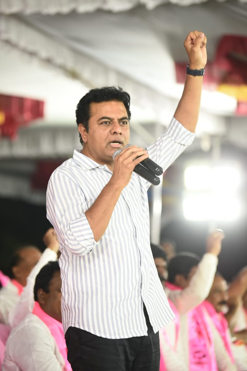 BTR_KTR's tweet image. హ‌నుమ‌కొండ‌లో టీఆర్ఎస్ పార్టీ ఏర్పాటు చేసిన బ‌హిరంగ స‌భ‌లో టీఆర్ఎస్ వర్కింగ్ ప్రెసిడెంట్, మంత్రి శ్రీ @KTRTRS పాల్గొని ప్ర‌సంగించారు.