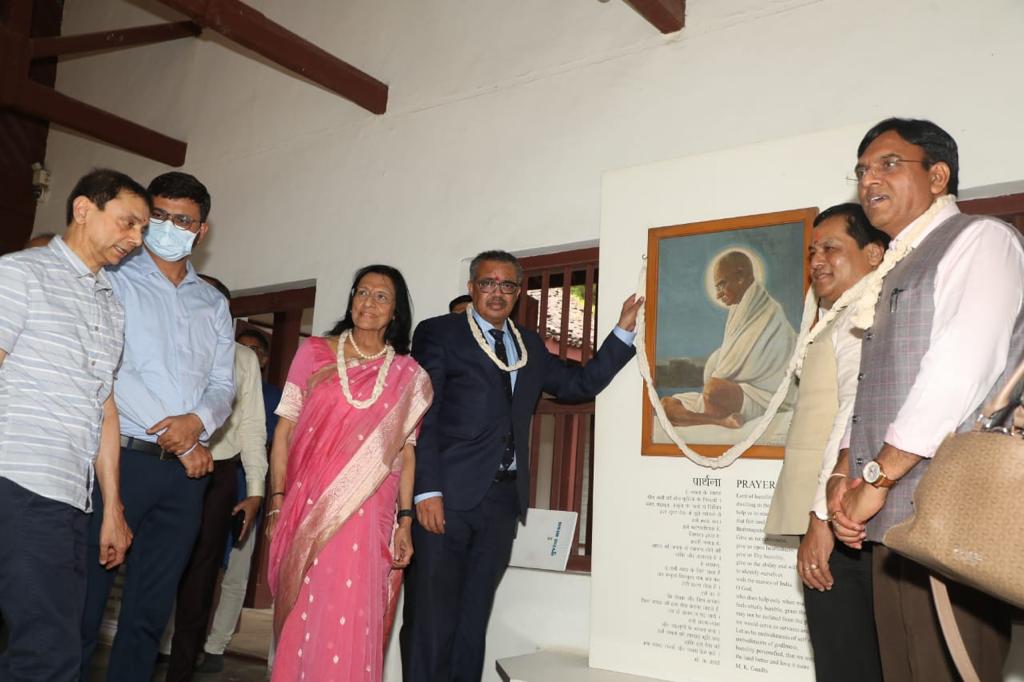 mansukhmandviya's tweet photo. Visited the Gandhi Ashram in Ahmedabad along with the DG of WHO @DrTedros and Minister @SarbanandSonwal Ji.
Bapu's thoughts and ideals continue to guide us as we are working tirelessly for global wellness following our vision of 'One Earth, One Health'. https://t.co/J8Mw1OzSbu