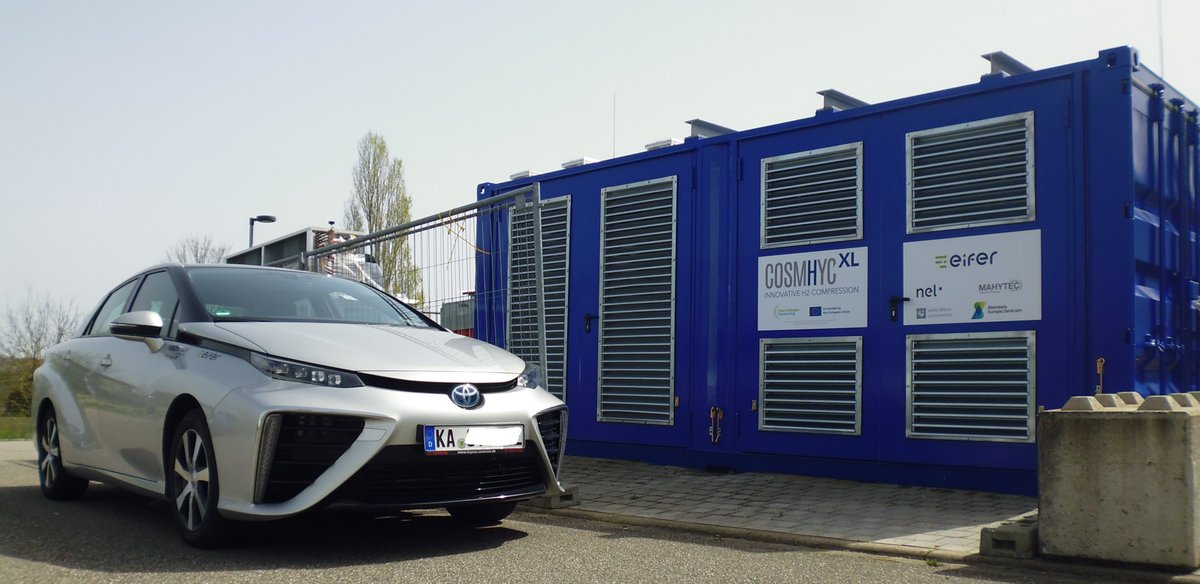 COSMHYC project series (@cosmhyc_fch) on Twitter photo 📣 PROTOTYPE PROGRESS
On the inside and outside, we're working on the COSMHYC XL prototype. Last week, we got stickers with the new <a href="/CleanHydrogenEU/">Clean Hydrogen Partnership</a> logos. This occasion was marked with a #toyotamirai photo shoot! #h2 #compression
More👉bit.ly/3xGkOE8 📣 PROTOTYPE PROGRESS
On the inside and outside, we're working on the COSMHYC XL prototype. Last week, we got stickers with the new <a href="/CleanHydrogenEU/">Clean Hydrogen Partnership</a> logos. This occasion was marked with a #toyotamirai photo shoot! #h2 #compression
More👉bit.ly/3xGkOE8