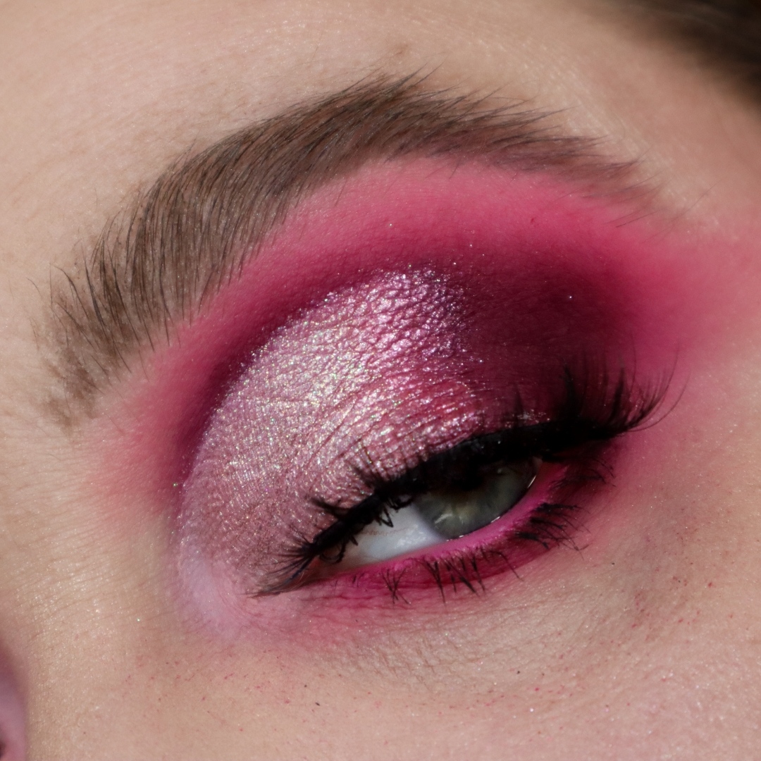 Nikki_Helena87's tweet photo. I had a berry moment!
#nikkihelena #makeup #makeupartist #makeupaddict #makeupobsession #makeupjunkies #makeupfeed #makeupproduct #makeupismylife #beautybay #essence #berries #beautybayberries #berries16pan #kaleidosmakeup https://t.co/NlW0hJNrNe