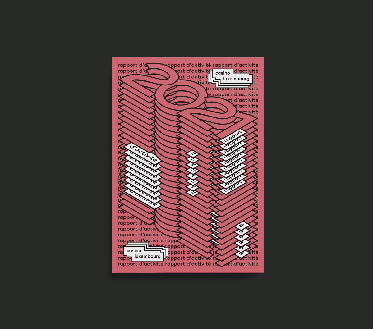 BunkerPalace's tweet photo. Emprunt de l’identité visuelle du @CasinoLuxemburg , le rapport d’activité 2021 retrouve sa mise en page dynamique sur un fond épuré. 📕🤩

1/3

#designgraphic #book #corporateidentity #rapportdactivités https://t.co/QwDeNXZtJx