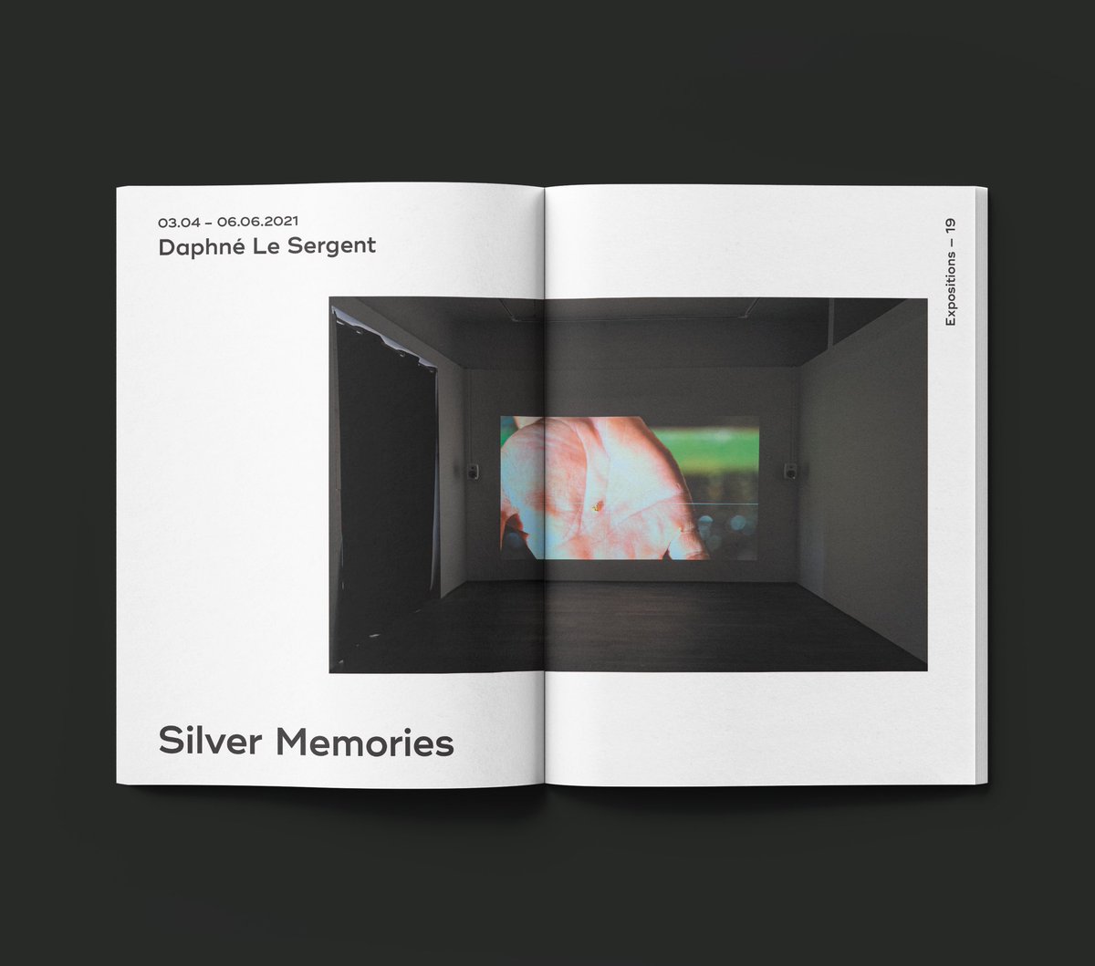 BunkerPalace's tweet photo. Emprunt de l’identité visuelle du @CasinoLuxemburg , le rapport d’activité 2021 retrouve sa mise en page dynamique sur un fond épuré. 📕🤩

1/3

#designgraphic #book #corporateidentity #rapportdactivités https://t.co/QwDeNXZtJx
