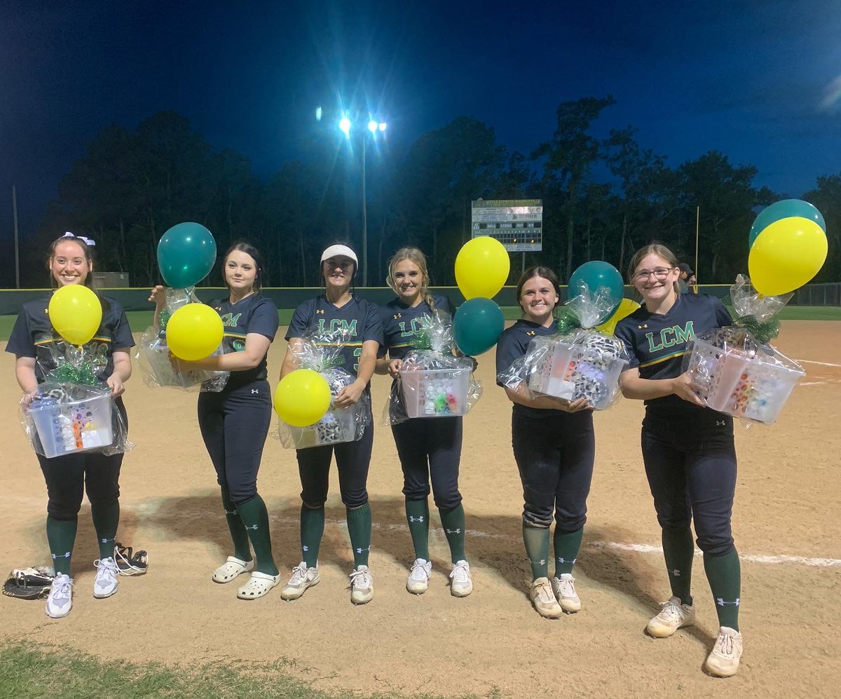 Lady Bears took a 6-3 win over Vidor on senior night!

WP: Cami Shugart 3 k’s

Keylie Washburn 3-3 💣 2 RBI’s
Lexis Moss 2-3 1 RBI
Ansley Moore 2-3 2 RBI’s
Rhylan Wilson 2-3