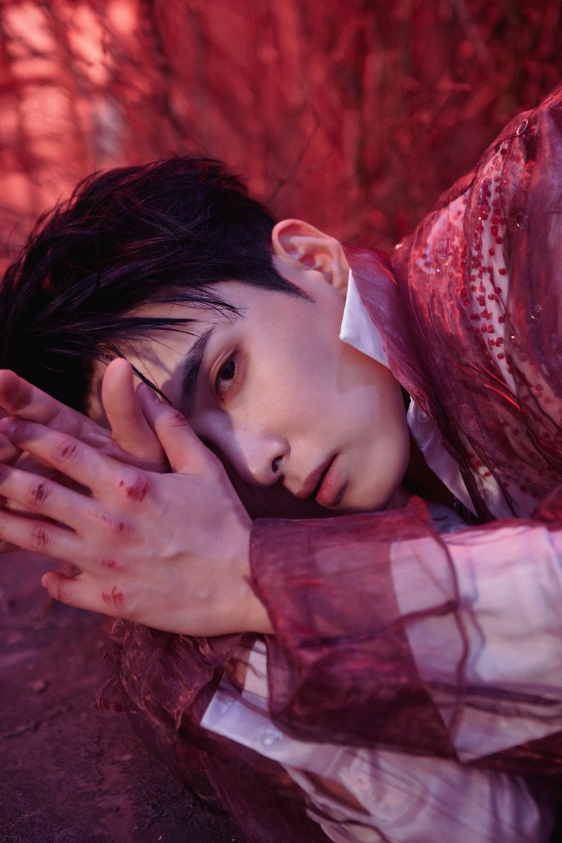 Ryeochive_'s tweet photo. 🔥🥀 Charming! 

🌹 2022.05.03. 6PM KST

#려욱 #RYEOWOOK
#A_Wild_Rose 🥀
@9ryeong9 https://t.co/2C7VcOVhFw