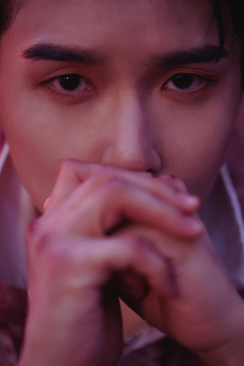 Ryeochive_'s tweet photo. 🔥🥀 Charming! 

🌹 2022.05.03. 6PM KST

#려욱 #RYEOWOOK
#A_Wild_Rose 🥀
@9ryeong9 https://t.co/2C7VcOVhFw