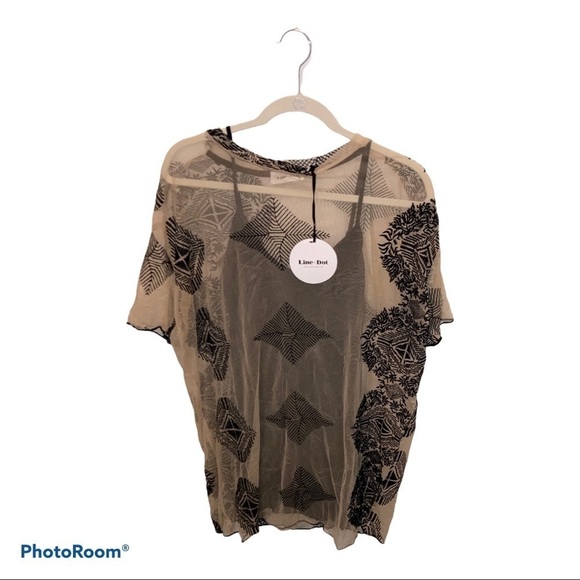 NoJunkHere1's tweet photo. So good I had to share! Check out all the items I'm loving on @Poshmarkapp from @kalyssahs @JenChrissy1 #poshmark #fashion #style #shopmycloset #tankini #pinklily #linedot: https://t.co/YMoG9u5Sgy https://t.co/V8xcUQHfR8