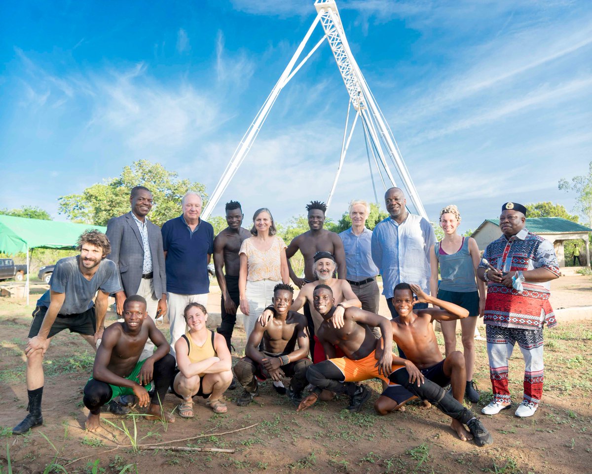 IFTogo's tweet photo. 🤸🏽‍♀️🤸[FORMATION • CIRQUE] Développement de la filière du cirque au Togo !
Avec le soutien de @lillefrance et d'@IFTogo , un atelier de formation en portées acrobatiques « De Lomme à Lomé » se déroule du 10 au 23 avril à Assahoun (région maritime). 
📸Alice Dufour-Féronce. https://t.co/PTZ6rYNAYI