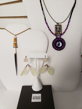 VisuallyOddCon's tweet image. Curious Baubles will be joining us at the 2022 Visually Odd Con on April 23rd &amp;amp; 24th! Curious Baubles offers handmade jewelry that is often quirky, sustainable, creepy, and just a little off. 

CuriousBaubles.com