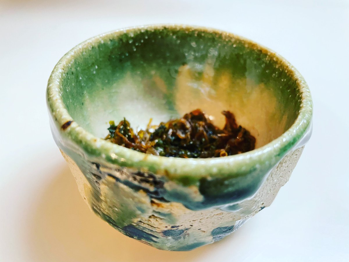 gon718's tweet photo. 季節の手料理
山椒の新芽でちりめん山椒、良い香りです。
＃ちりめん山椒　＃織部の器 https://t.co/SbbPM8D8nG