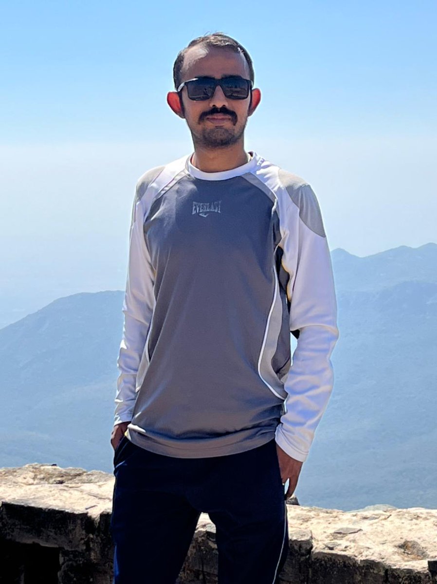 TheBhavik_555's tweet photo. ❤"When you FLY to the MOON🌚 you don't need a ROCKET🚀, You just need the IMAGINATION.😇"
- Botha😎❤
📸 - @official_mauryabhatt
@maurya.bhatt
#flyhigh #finddreams #swag #likearockstar #somedifferent #lookoftheday #photooftheday #photo https://t.co/NYCSYSRnOk