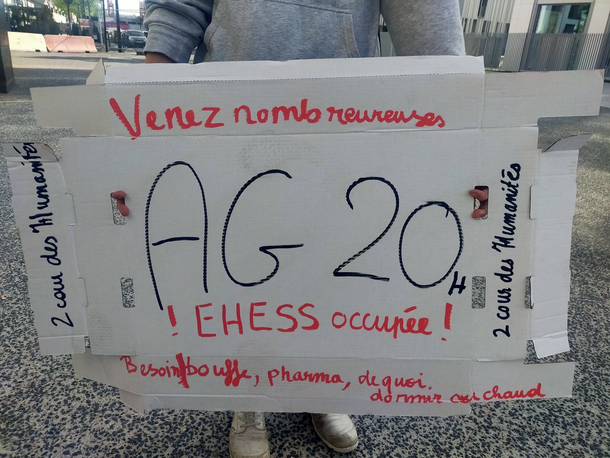 gogoronce's tweet photo. AG a L'EHESS https://t.co/XvRONUArHG