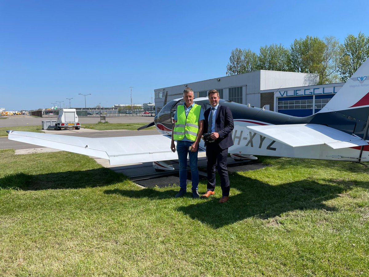 Met dit stralende weer 🌞 een rondvlucht mogen maken boven de gemeente <a href="/PijnackerNootdp/">Pijnacker-Nootdorp</a>
Een onvergetelijke ervaring <a href="/petervankoppen/">Peter van Koppen</a>! En wat een prachtige groene parel in de randstad is het!

#rondvlucht #pijnacker #Nootdorp #Delfgauw