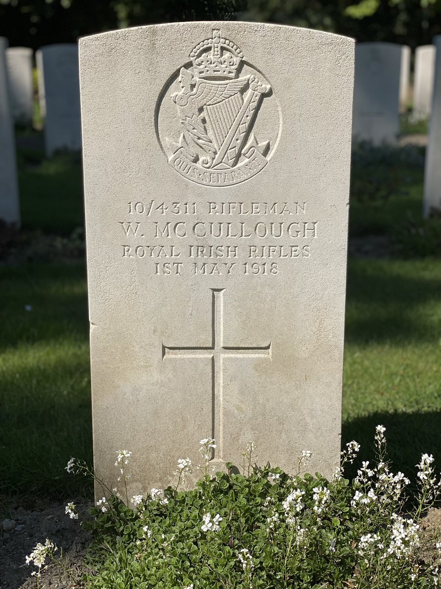 easticus's tweet image. Today we took a trip to Südfriedhof @CWGC to pay our respects. A sobering place with over 40000 civilian casualties as well allied war graves. Ne Obliviscaris