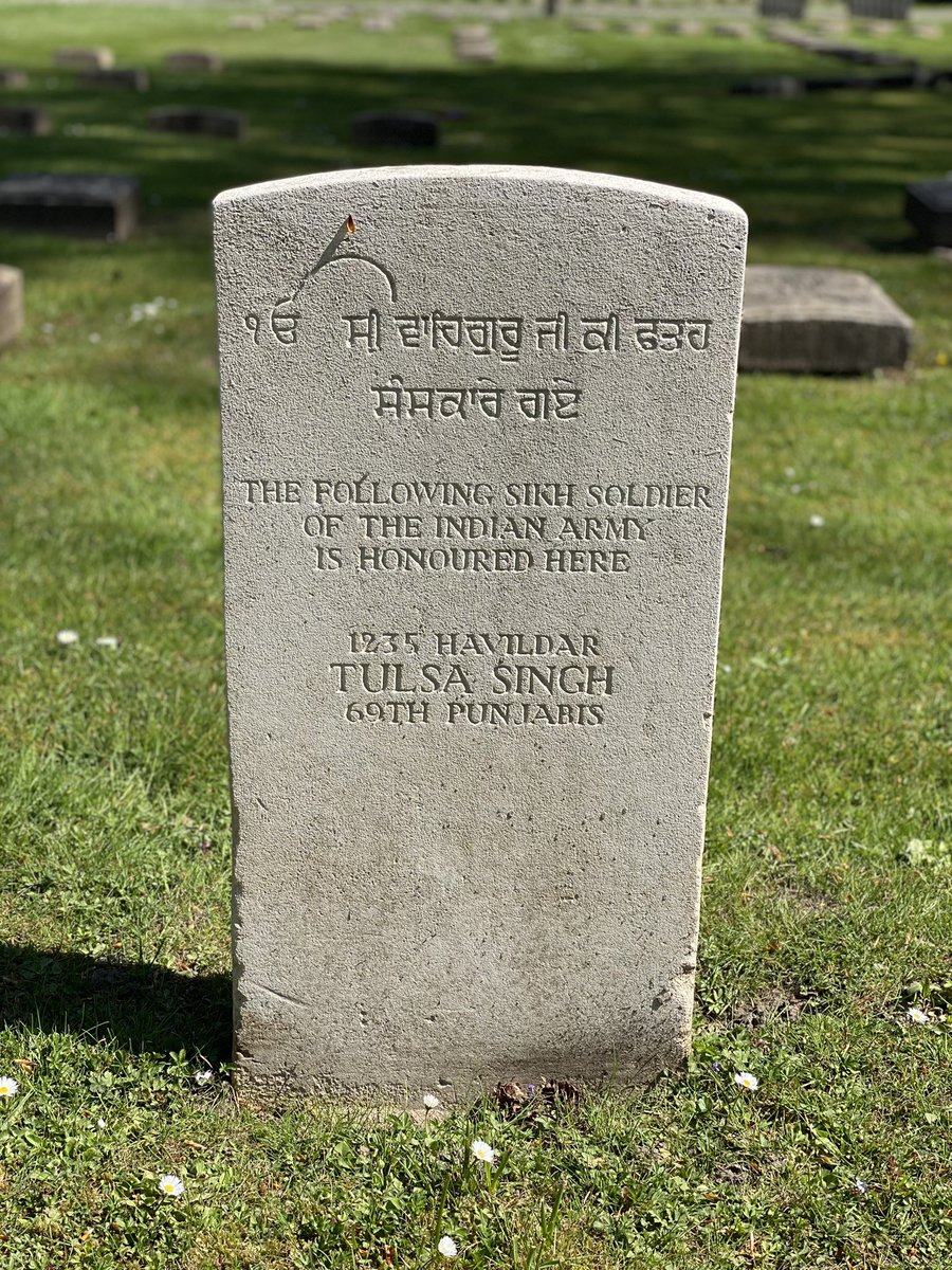 easticus's tweet image. Today we took a trip to Südfriedhof @CWGC to pay our respects. A sobering place with over 40000 civilian casualties as well allied war graves. Ne Obliviscaris