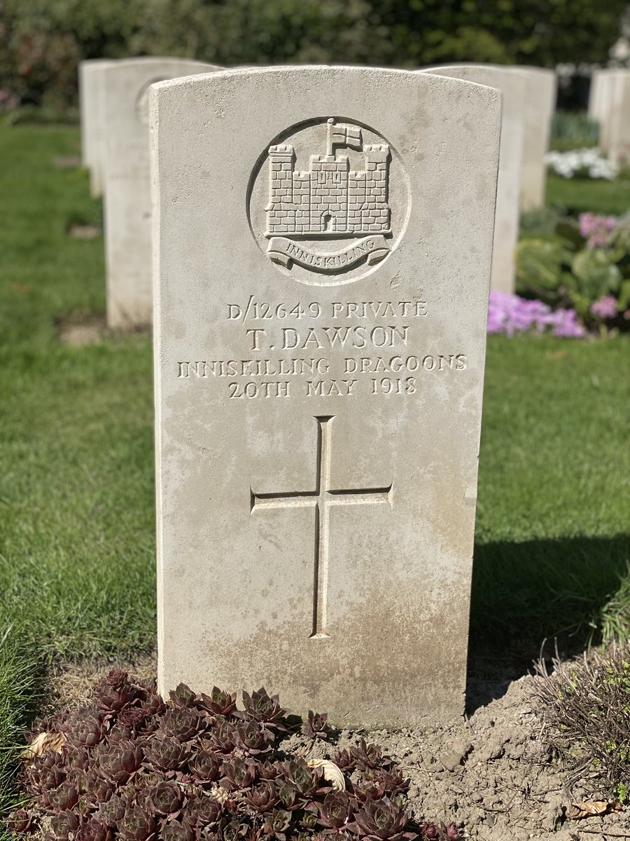 easticus's tweet image. Today we took a trip to Südfriedhof @CWGC to pay our respects. A sobering place with over 40000 civilian casualties as well allied war graves. Ne Obliviscaris