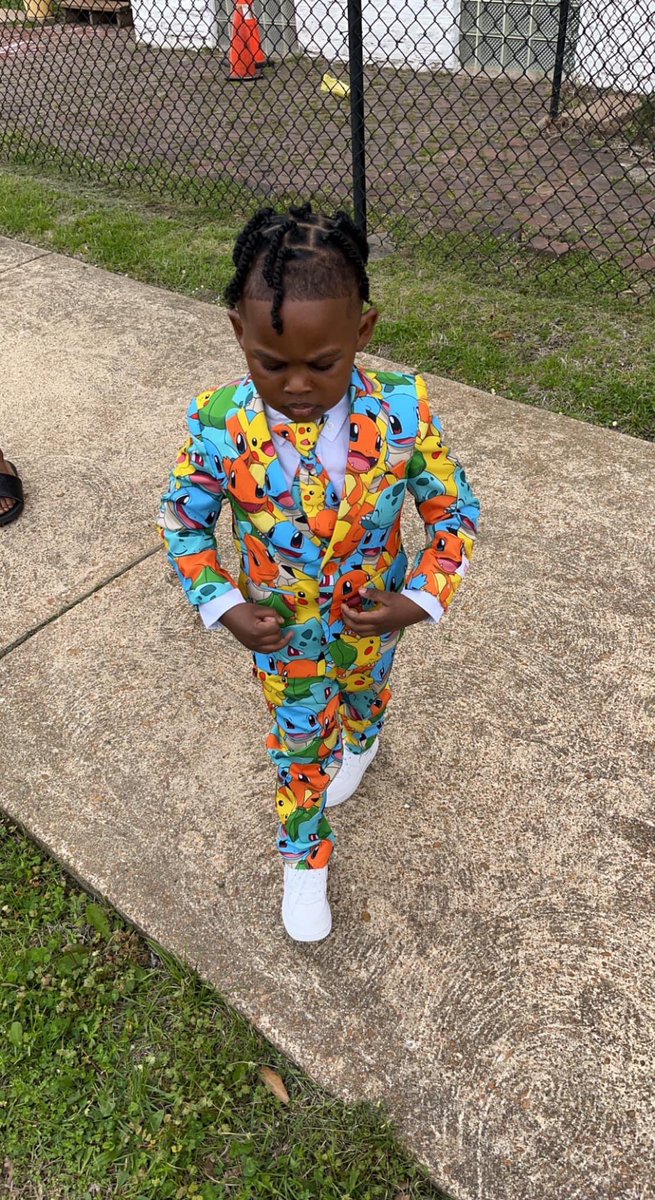 krazziK09's tweet image. This the best suit i done ever seen 💧💧💧