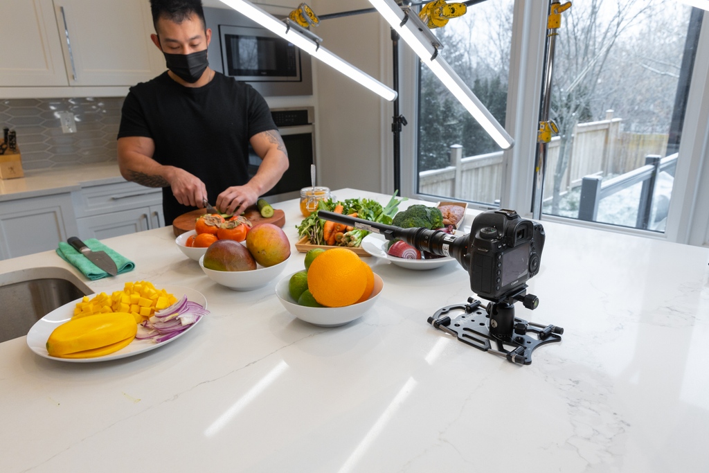 #foodblogger #foodvloggers and #foodphotographers LOVE #Platypod eXtreme! 🥦🧄🥑🍅🥕