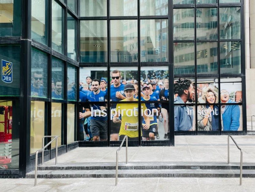eurOptimum's tweet photo. Perforated window film has tiny holes in the material that allow you to see through the film from inside, while presenting advertising to the outside. Check out the latest installation at RBC Plaza.
#perforatedfilm #rbcplaza #toronto #europtimum https://t.co/Sj8PuAjnQo