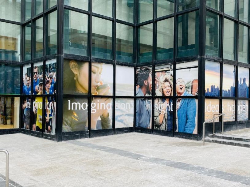 eurOptimum's tweet photo. Perforated window film has tiny holes in the material that allow you to see through the film from inside, while presenting advertising to the outside. Check out the latest installation at RBC Plaza.
#perforatedfilm #rbcplaza #toronto #europtimum https://t.co/Sj8PuAjnQo