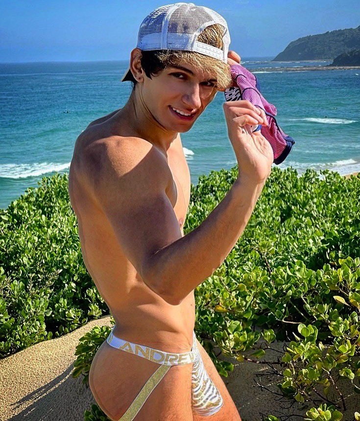 andrewchristian's tweet image. HOTTEST Pics: andrewchristian.com/blog/hottest-p…

MODEL: justasoccerboi (Insta)