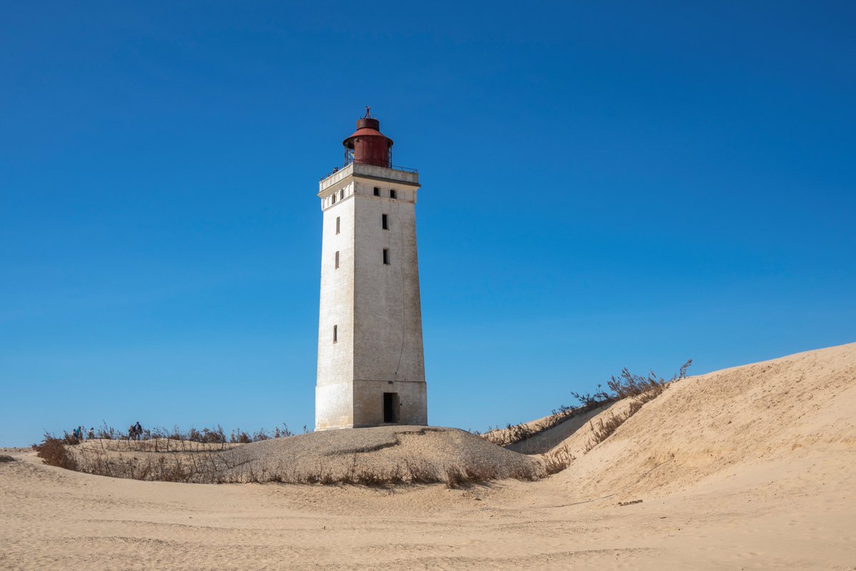 DorteHedengran's tweet photo. In 2019 I posted a movie about how #Rubjerg Knude #lighthouse, Denmark was moved 70 meter. I stand where the lighthouse was located before.
#Denmark #NaturePhotography #sonyalpha #photooftheday #April20th #WednesdayVibe #wednesdaythought #WednesdayMotivation
📸 Dorte Hedengran https://t.co/EX1E3VrW98