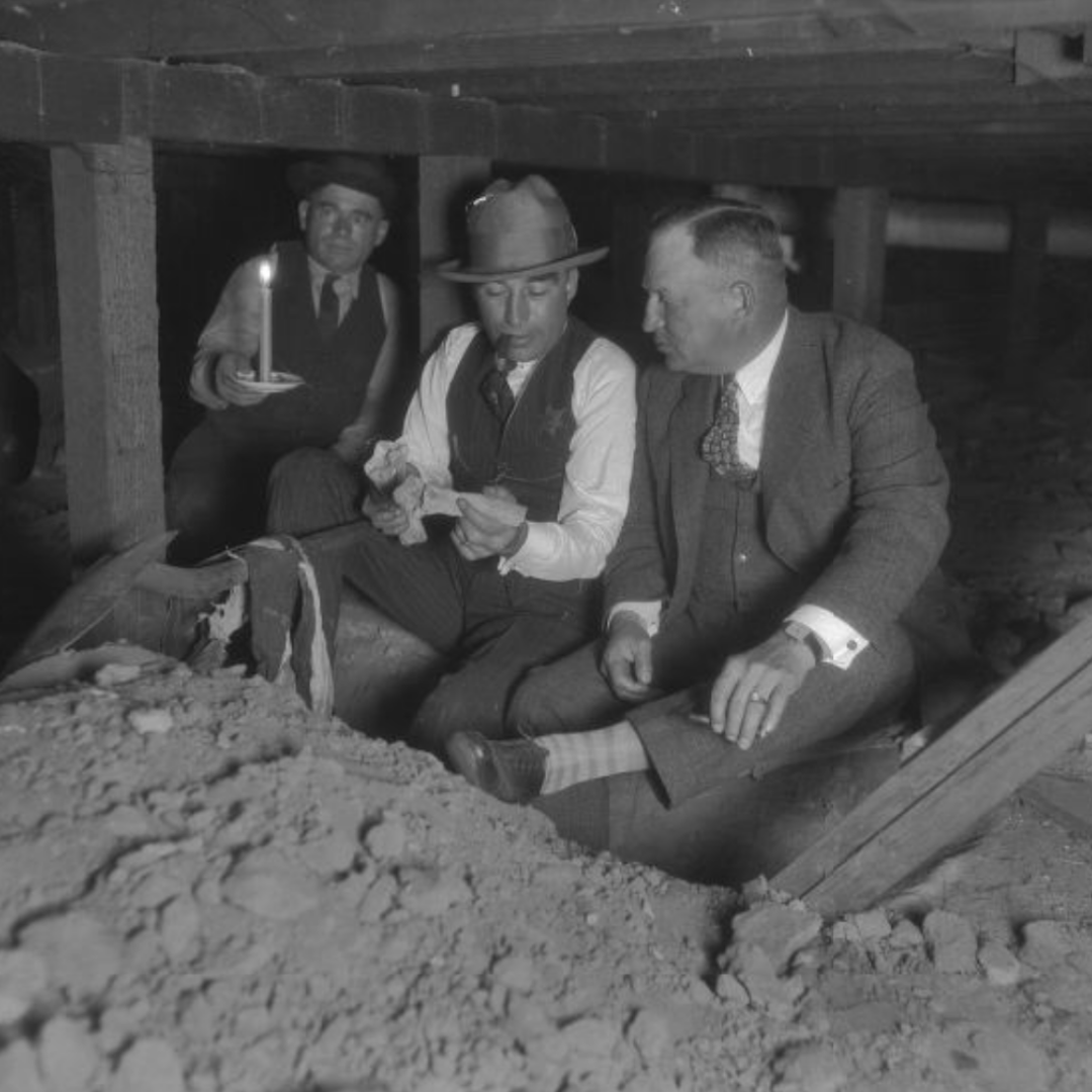 picturingmexam's tweet photo. Happy 4/20 from George Contreras, one of LA’s most notorious party poopers! Conteras was born in LA in 1888 to a Mexican dad and a white mom. He began working for the DA’s office in 1919 and in 1922 was put in charge of the city’s “Booze Squad,” which enforced prohibition. https://t.co/2otEKmh9Gp