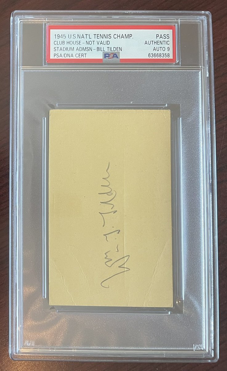 JohnMorton215's tweet photo. Epic Mail Day #Part2of3 🎾
Fresh from @PSAcard is this one-of-a-kind 1945 @usopen Club House pass signed by 7-time US Open champion & World #1 ranked tennis player, Bill Tilden.
Tilden reached the semifinals in that year’s tournament before retiring in 1946.
@darrenrovell https://t.co/pIhHRKp8q1