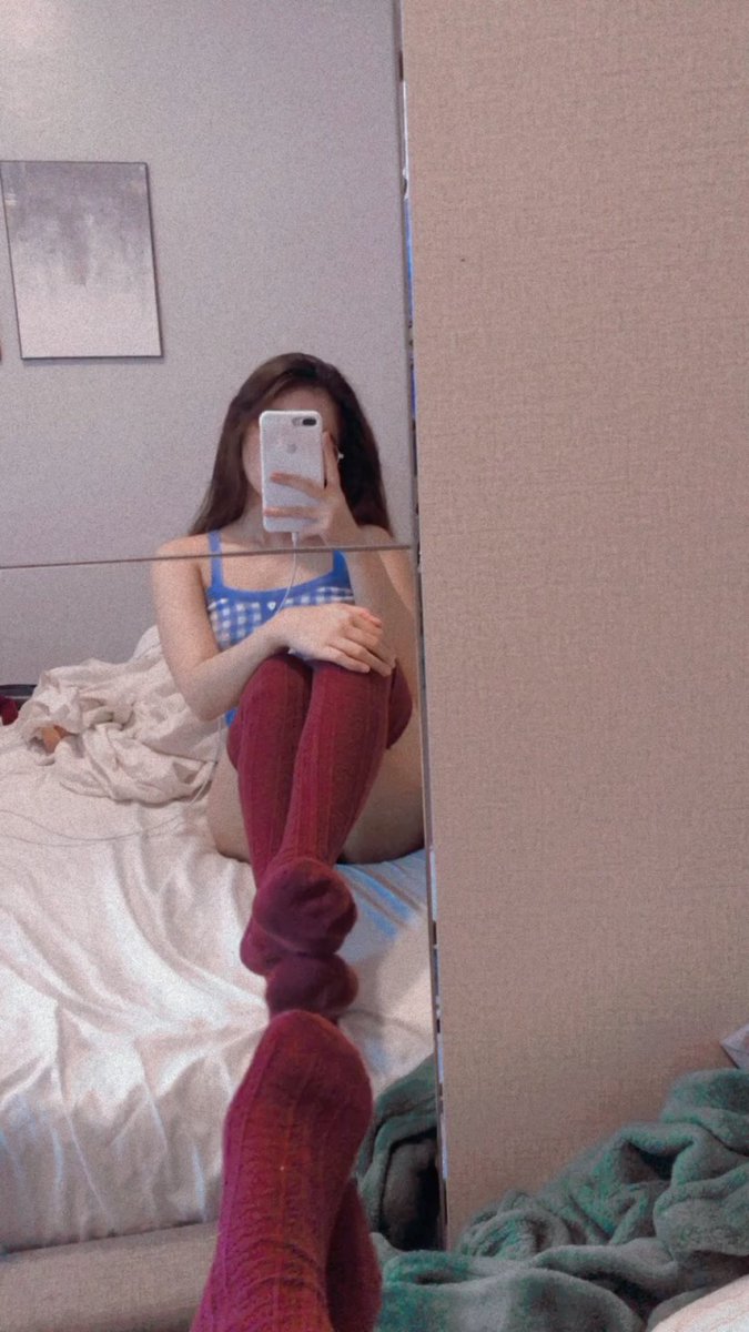 v2000bun's tweet photo. SELLING content &amp; live sessions!!!
Add me on 
Snapchat: veronicacrbunny
#buyingcontent #sellingcontent #buyingnudes #sellingnudes #horny #nsfw #nudes #buymynudes #nsfwtwt #secretseller #feet #ass #camgirl #AdultWork 
Gentle reminder BUYERS ONLY XX
🥰🥰🥰 https://t.co/MQ66gOQrsO